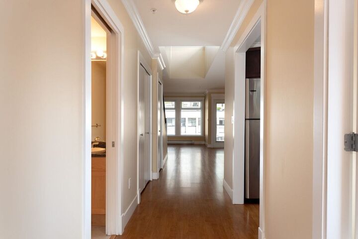 Property Photo: 152 E 12th Street 304 BC V7L 2J4