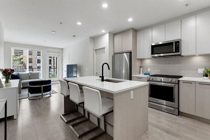 Property Photo:  707 Como Lake Avenue 206  BC V3J 0J5 