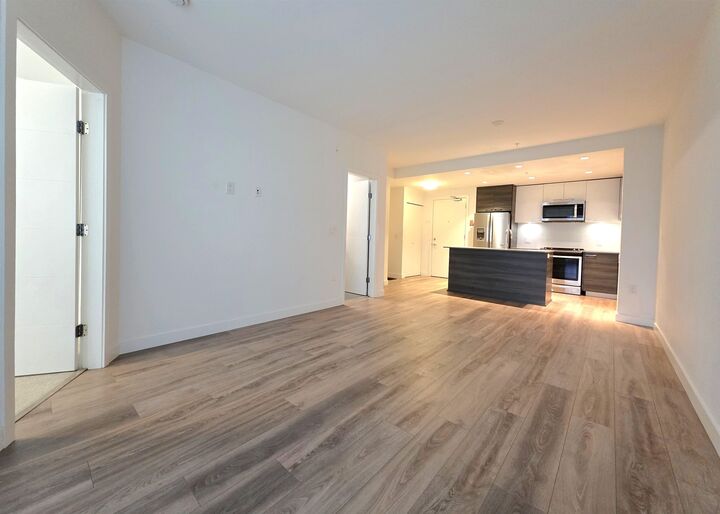 Property Photo: 10581 140 Street 104 BC V3T 0M7