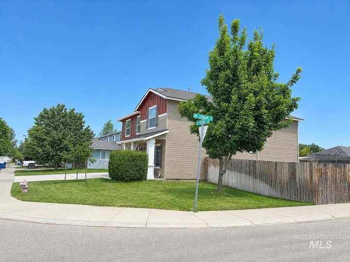 Property Photo: 1030 SW Colonial ID 83647