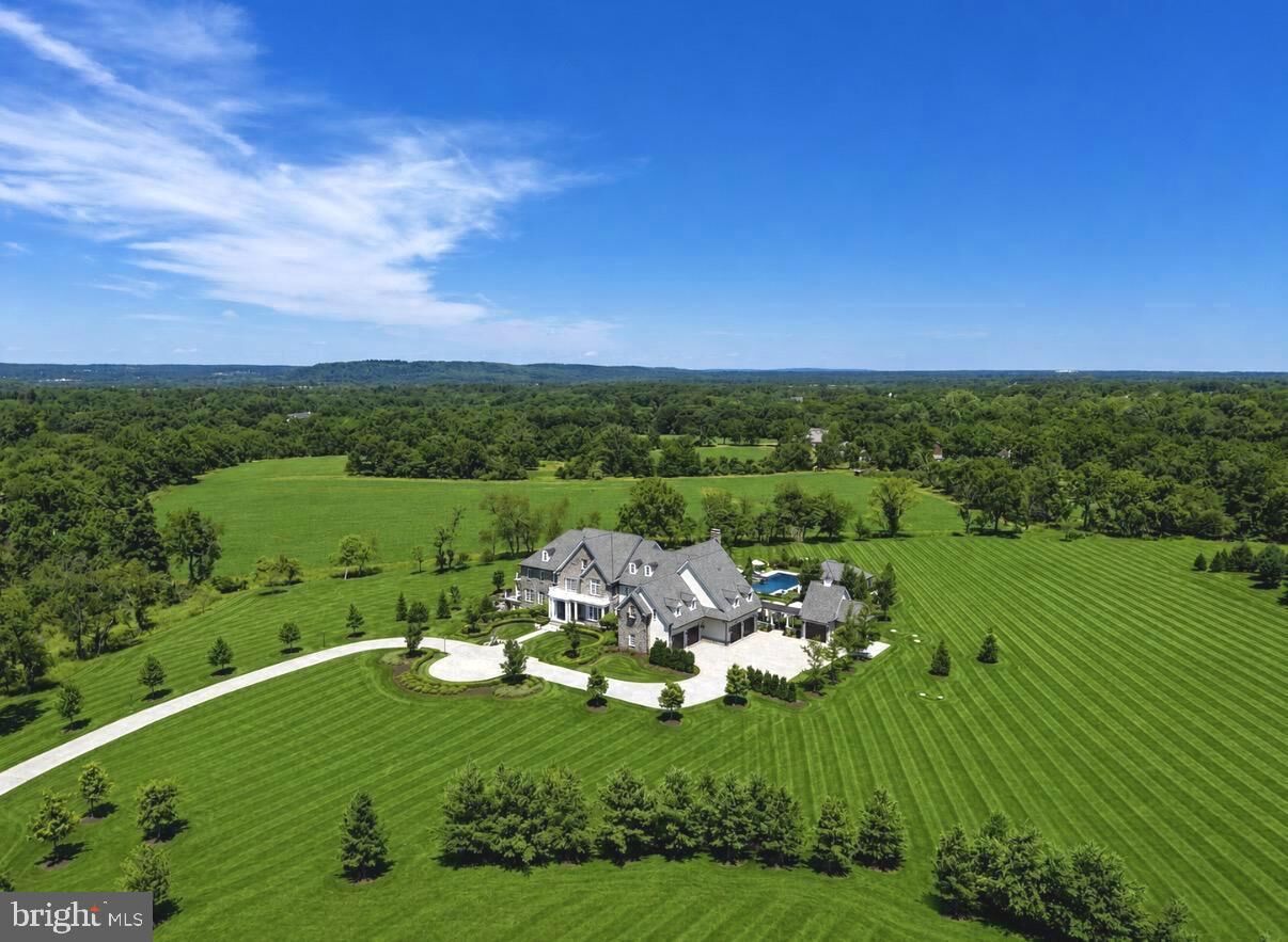 Property Photo: 6 Tines Field Path PA 18940