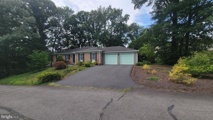 Property Photo: 6104 Juneberry Court VA 22310