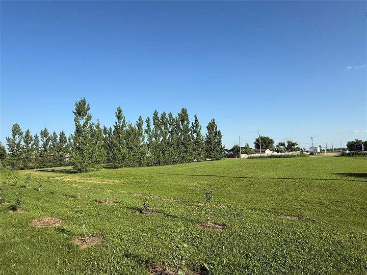 Property Photo:  116 First Avenue  MB R0G 1E0 