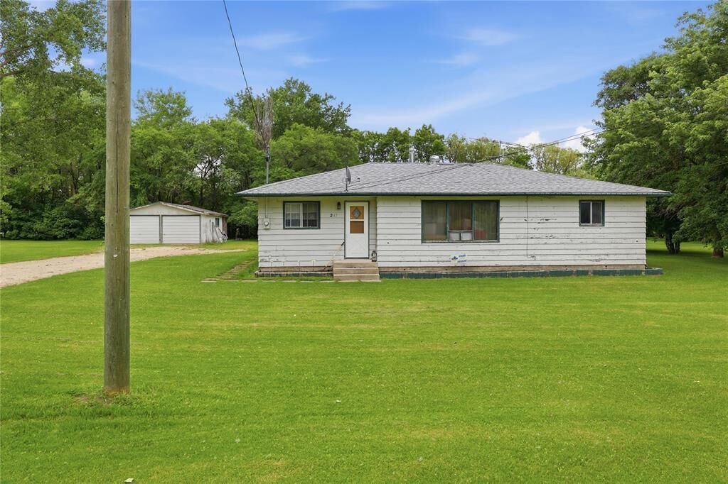 Property Photo:  211 Dubois Street  MB R0A 1T0 