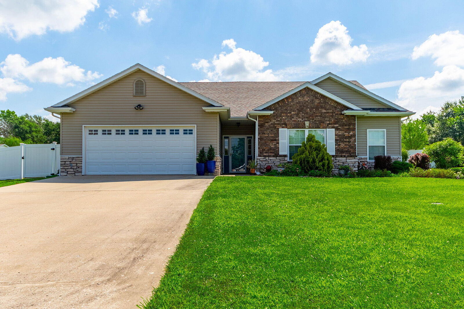 Property Photo:  7012 Greenwood Hills  MO 65251 