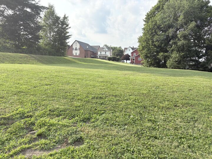 Property Photo: Kelly Ct PA 15801