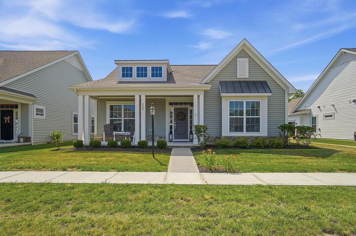 Property Photo:  368 Sweet Run W Circle  OH 43021 