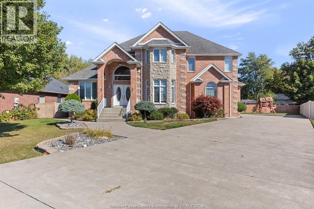 Property Photo: 21 Laurentia Drive ON N0P 2L0