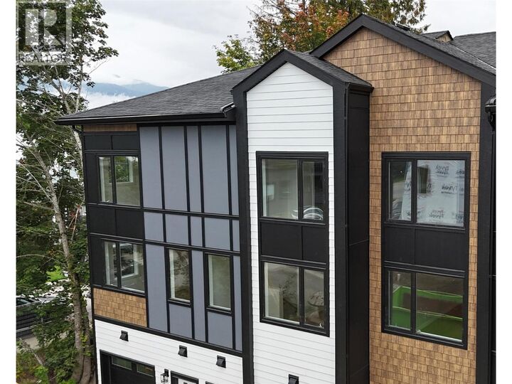 Property Photo:  404 King Street  BC V0E 2S0 
