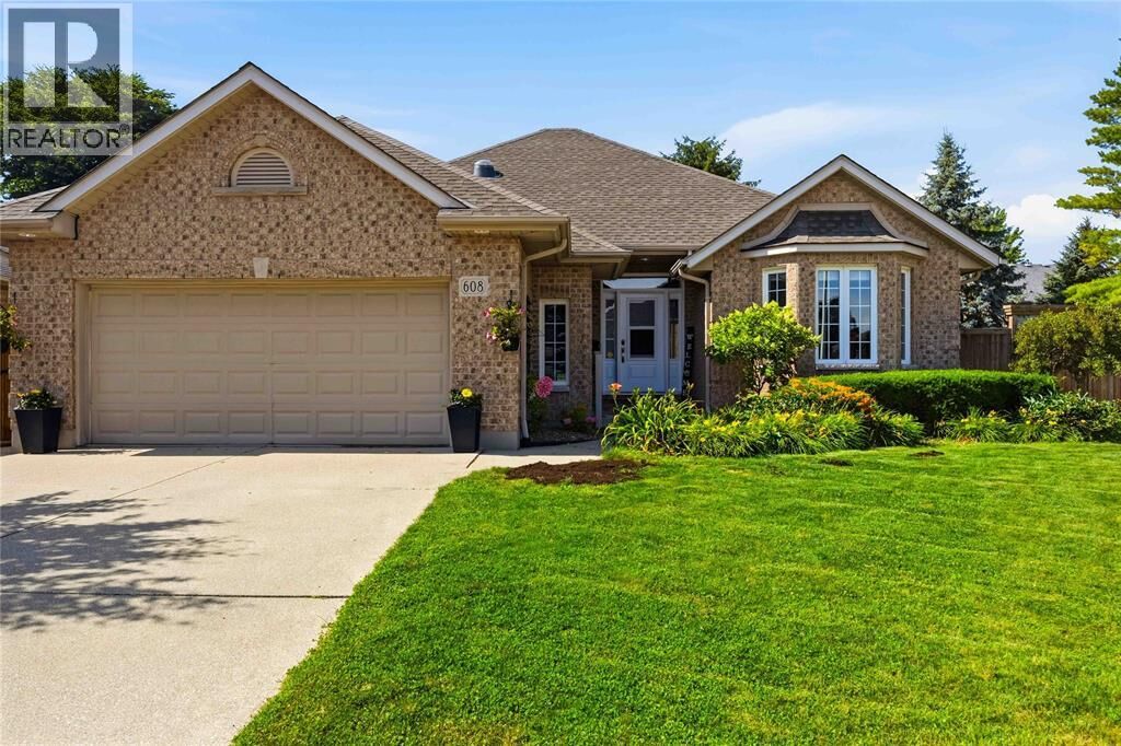 Property Photo: 608 Mc Master Court ON N7S 5X5