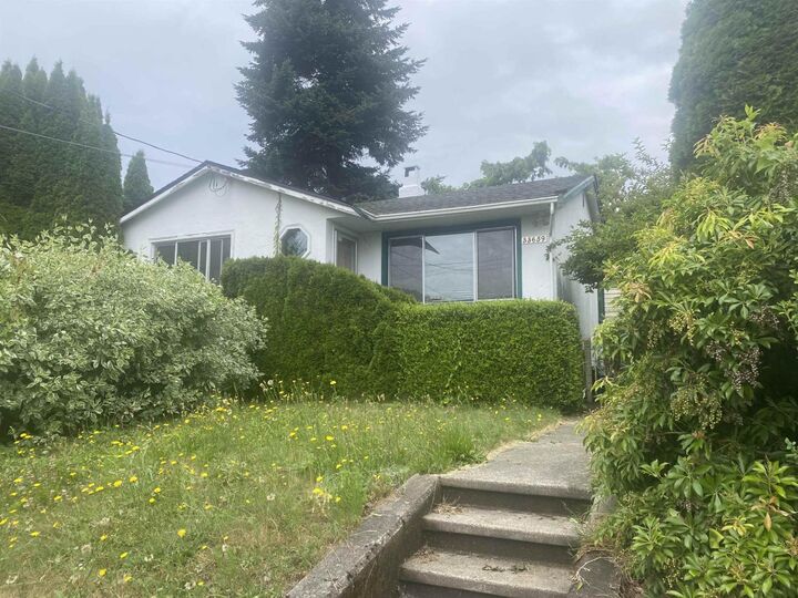 Property Photo: 33659 5th Avenue BC V2V 1X1