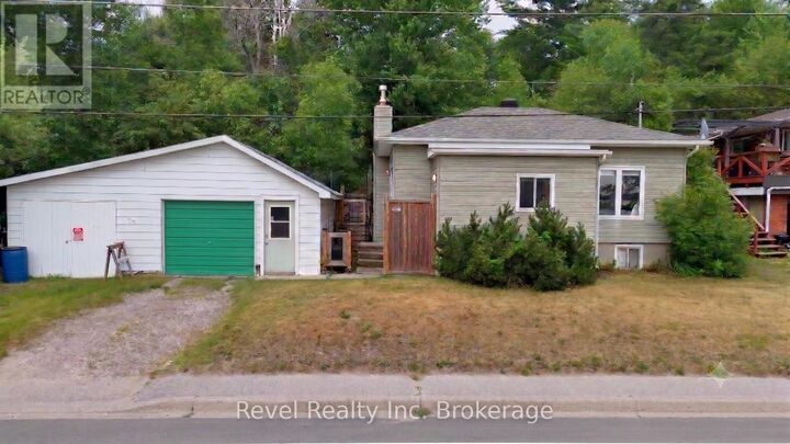 148 Main Street South — photo 1