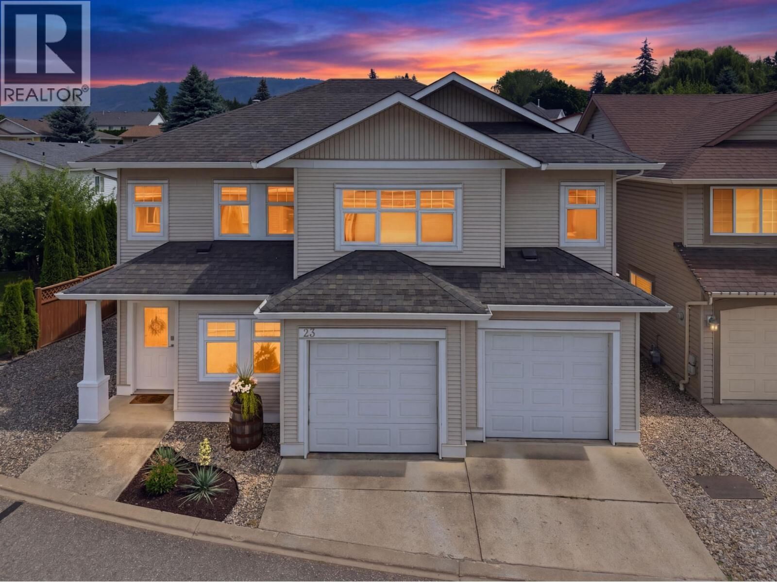 Property Photo: 801 20 Street Northeast 23 BC V1E 2R7