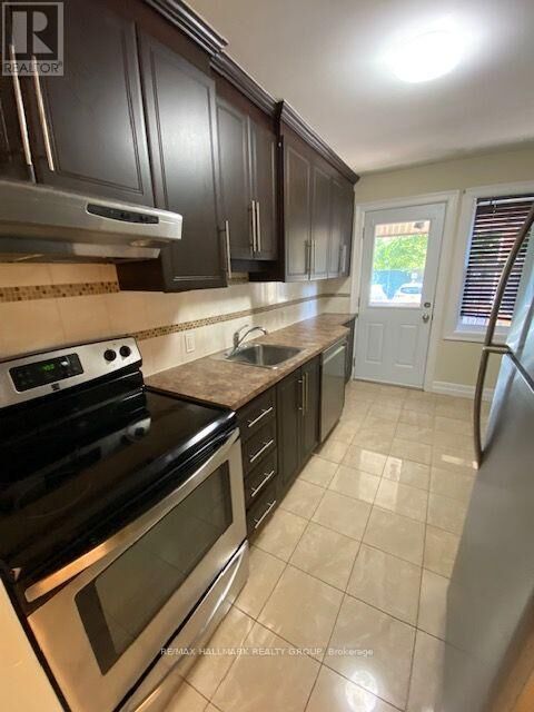Property Photo: 570 Gladstone Avenue 1 ON K1R 5P3