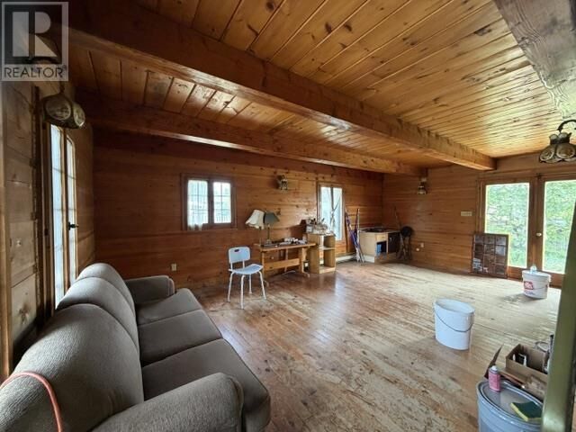 Property Photo: 7 East Grove Cres ON P0T 2W0