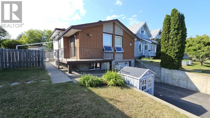 Property Photo:  116 Ruttan St  ON P7A 5E2 