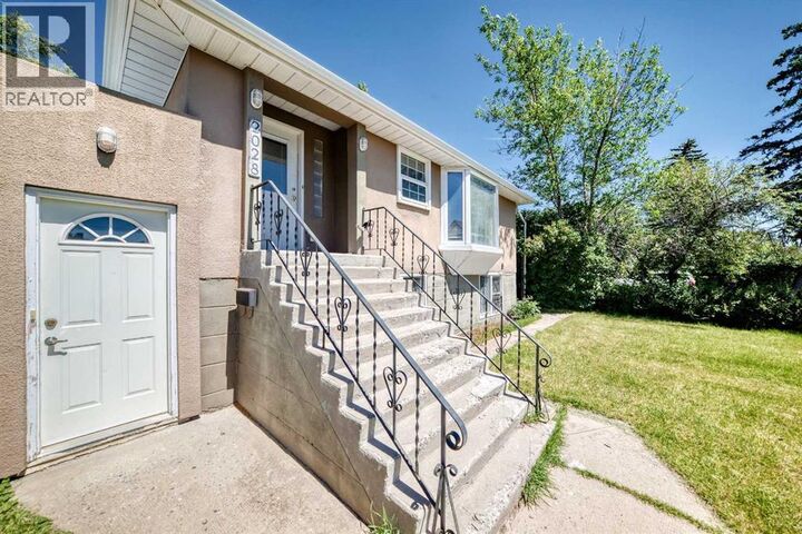 Property Photo: 2028 Westmount Road Northwest AB T2N 3M9