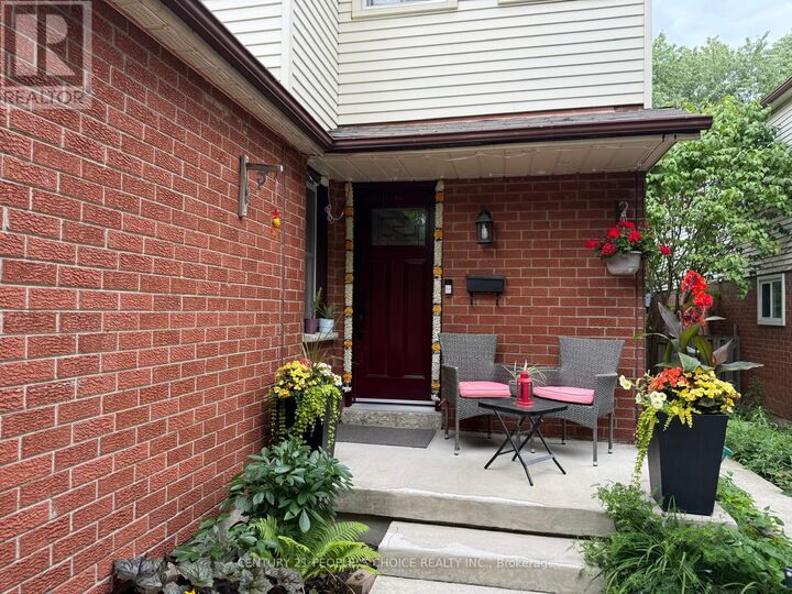 Property Photo:  2753 Willowmore Way  ON L5N 3N8 