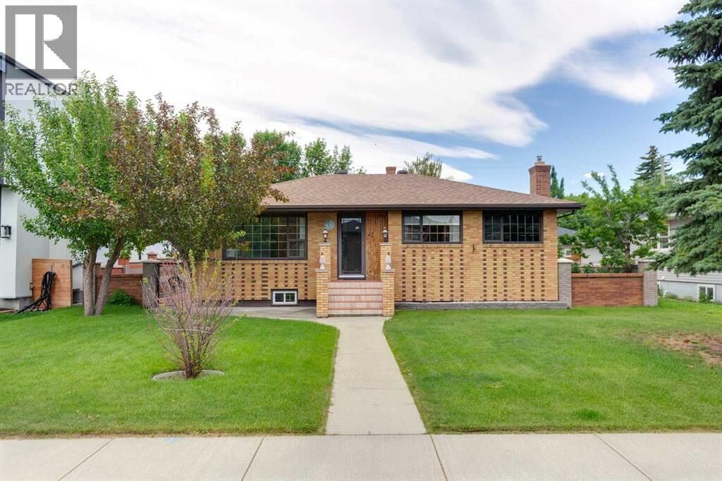 Property Photo: 47 Montrose Crescent Northeast AB T3E 5P3