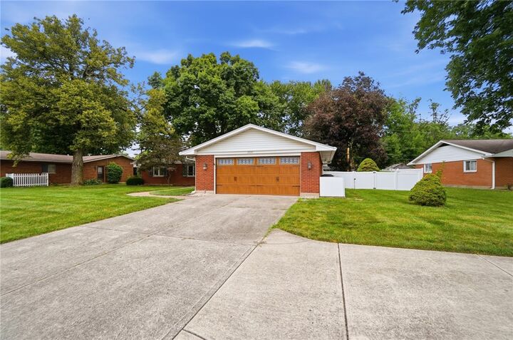 Property Photo: 2325 E Rahn Road OH 45440