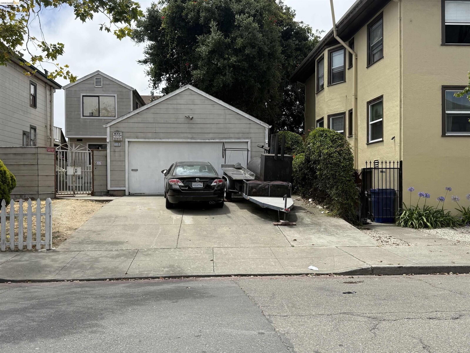 Property Photo:  1119 16th St  CA 94607 