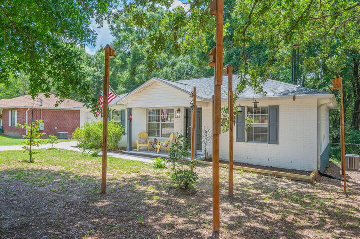 Property Photo:  114 Jeff Drive  FL 32536 