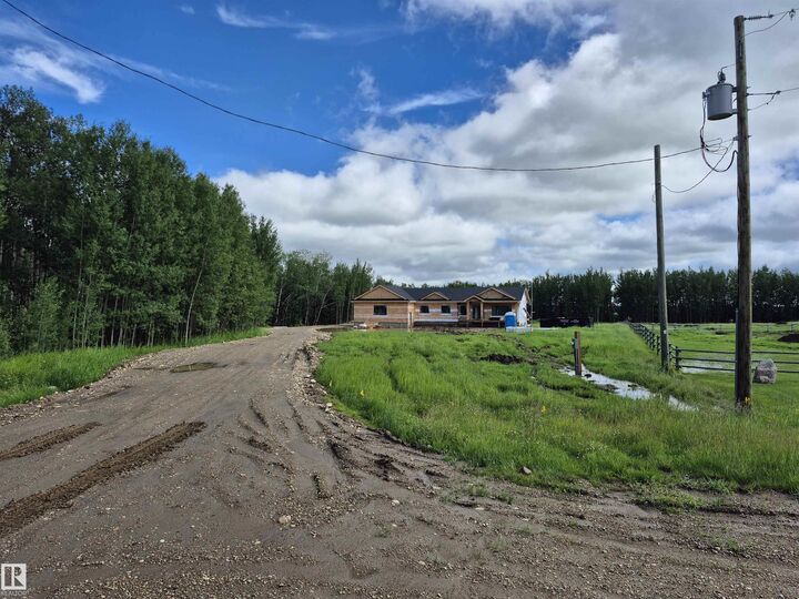 Property Photo:  53509 Hwy 43 9  AB T0E 1V0 