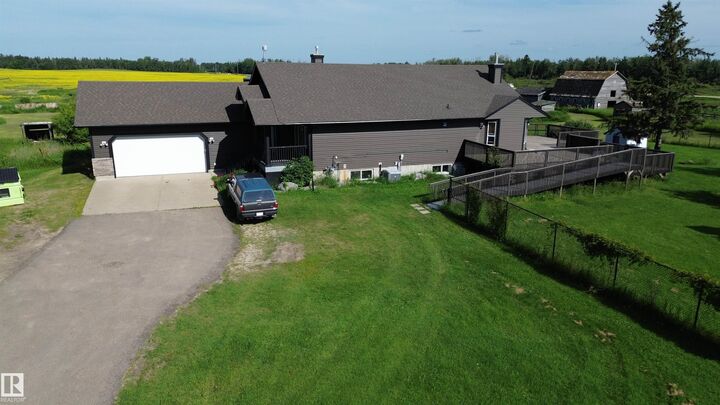 Property Photo: 52003 Rge Road 273 AB T7X 3R7