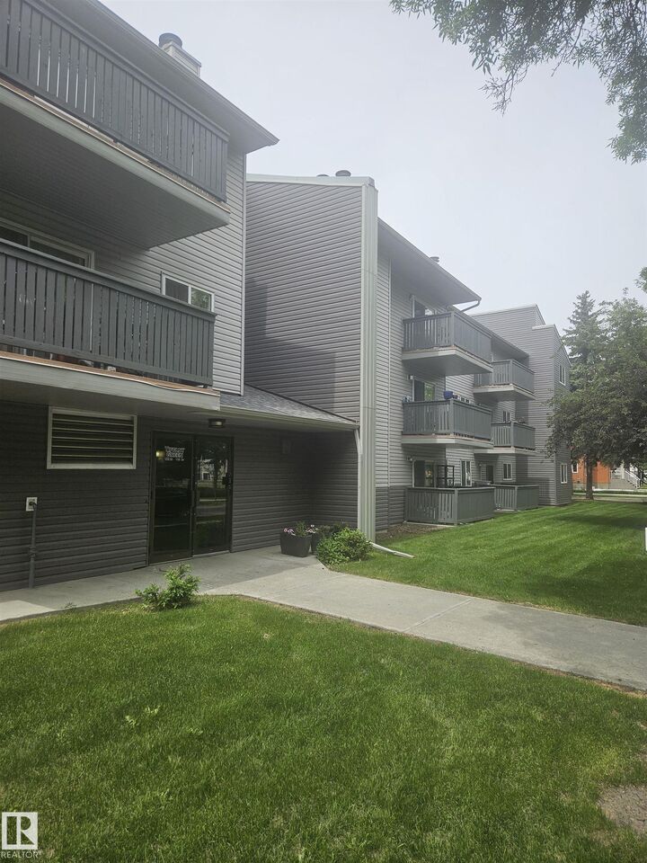 Property Photo: 10838 108 Street NW 206 AB T5H 3A6