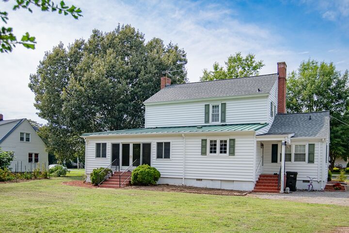Property Photo:  20490 Lee St  VA 23418 