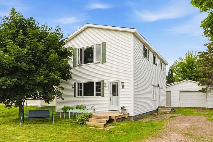 Property Photo: 8 Hillside Street NB E4P 4M2