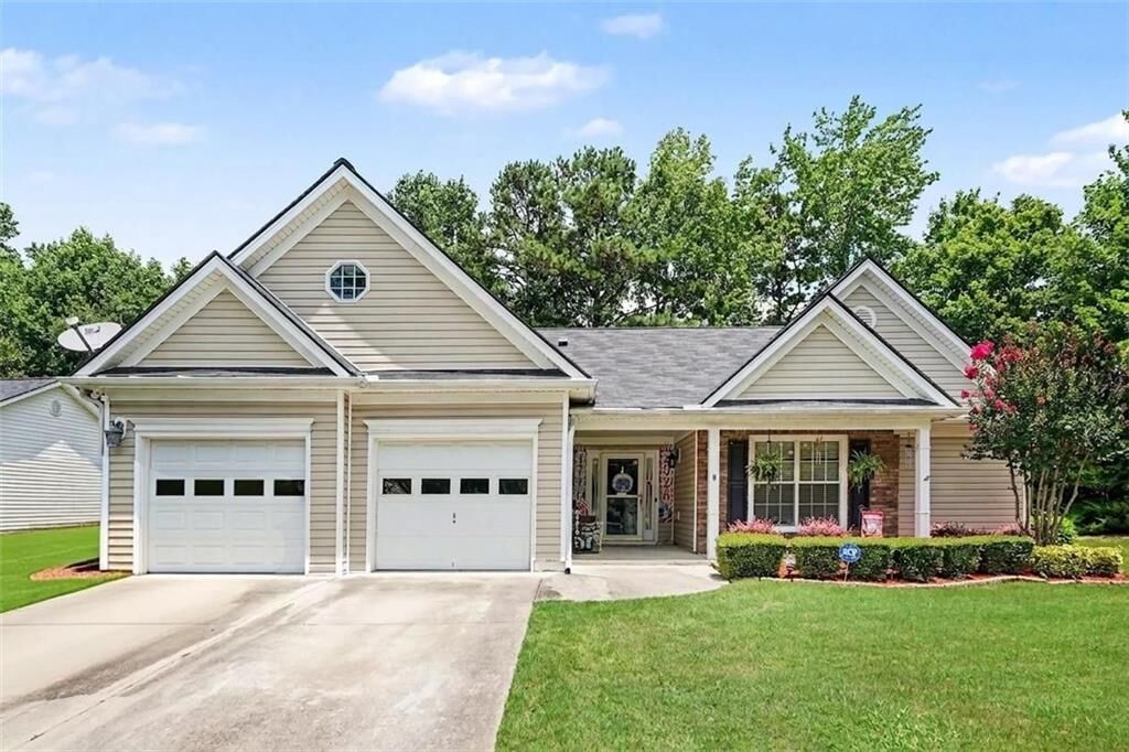 Property Photo: 1924 Brittlebank Lane GA 30043