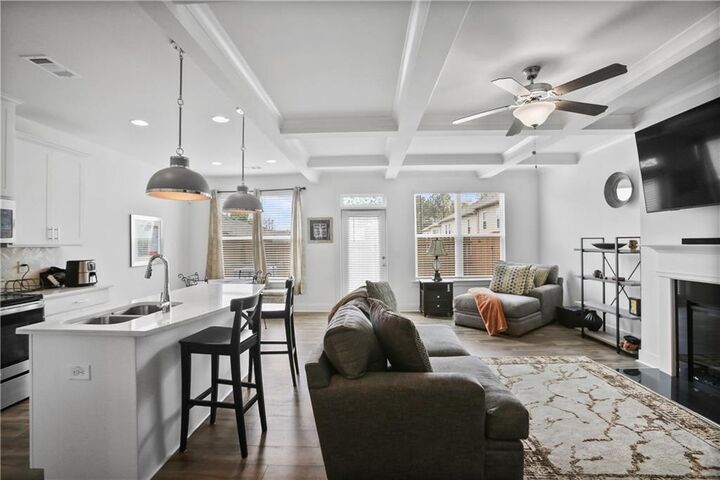 Property Photo: 7637 Avalon Boulevard GA 30213