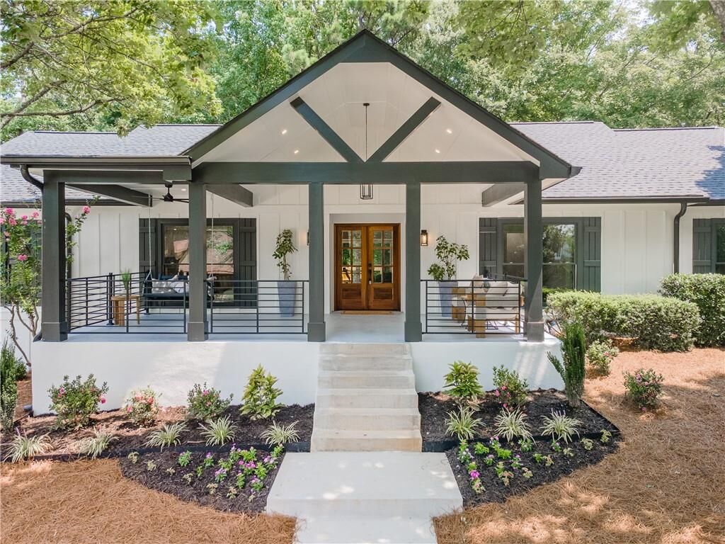 Property Photo: 6296 Courtside Drive GA 30092