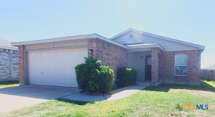 Property Photo: 3206 John Porter Drive TX 76543