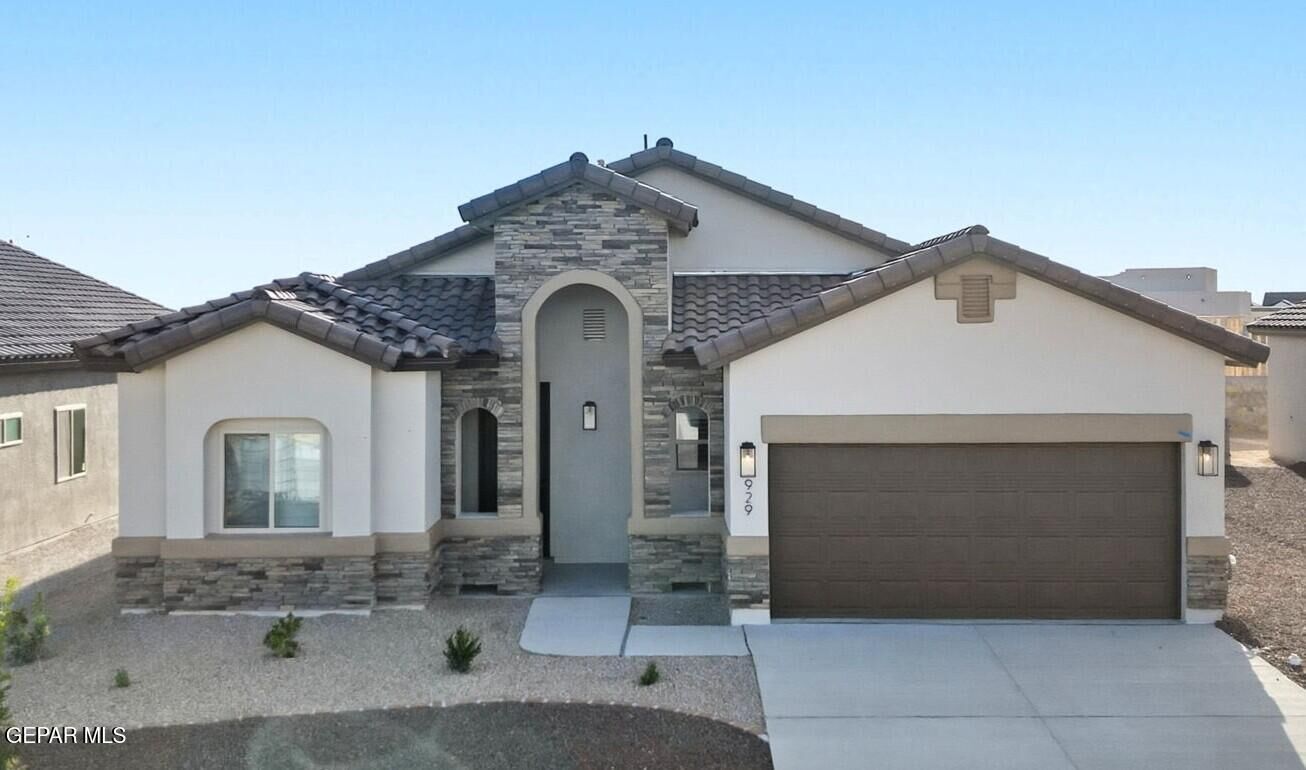 Property Photo:  1816 Kelsey Davis Avenue  TX 79928 