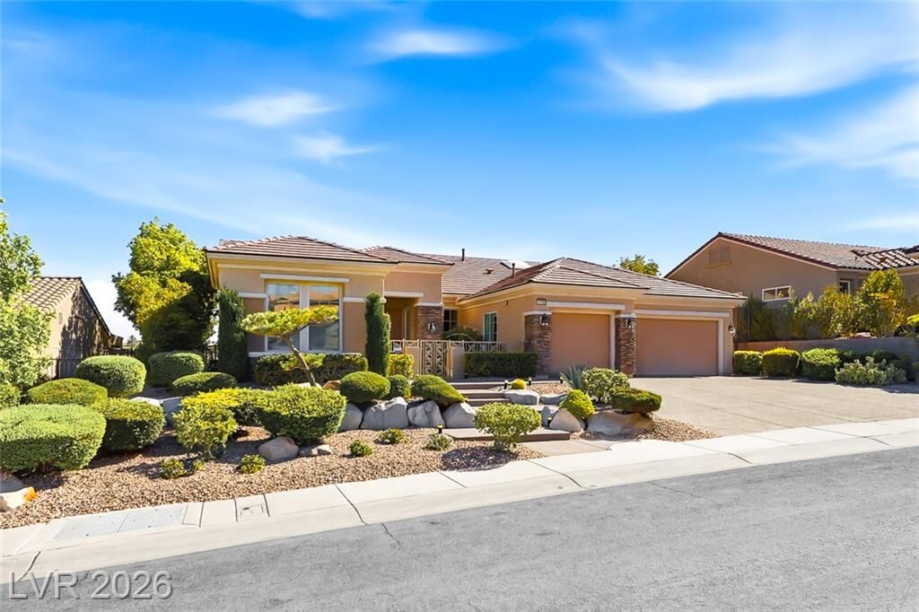 Property Photo:  2738 Cherrydale Falls Drive  NV 89052 