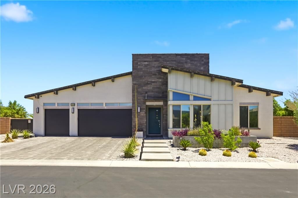 Property Photo: 8380 Mojave Creek Court NV 89113