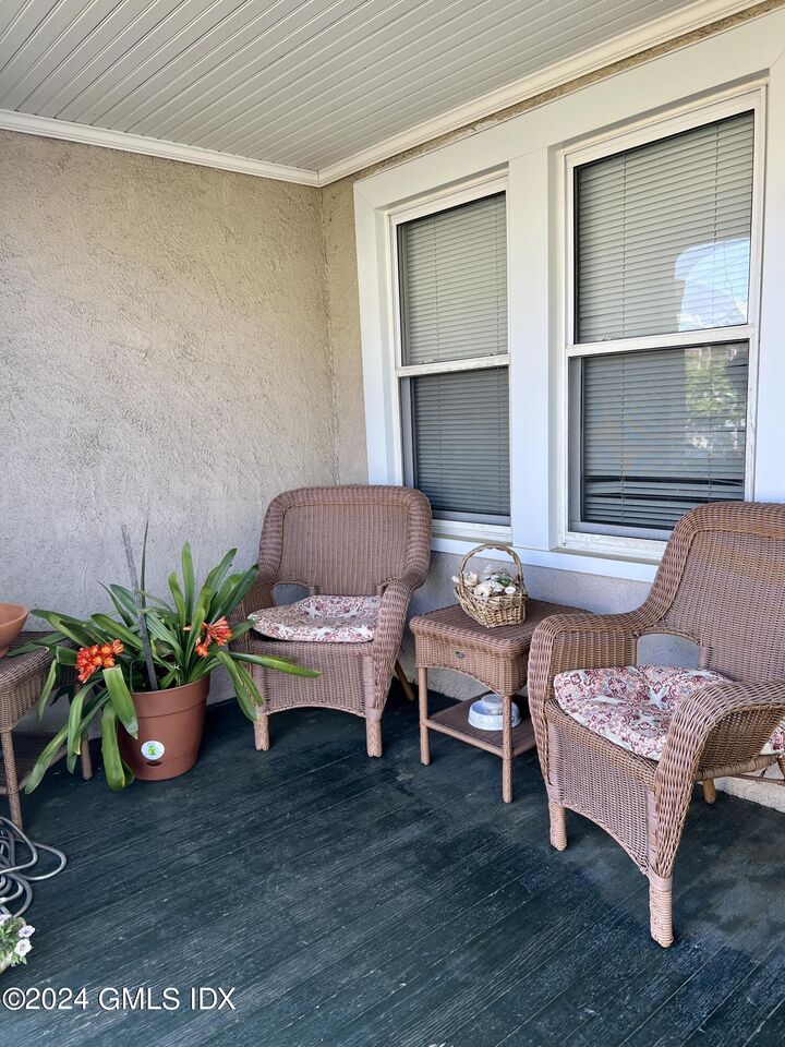 Property Photo:  225 Hamilton Avenue 1  CT 06830 