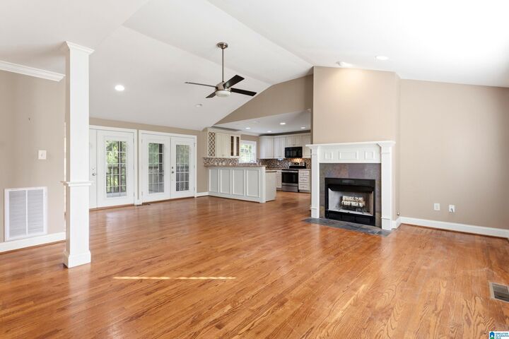 Property Photo: 3220 Valley Park Drive AL 35243