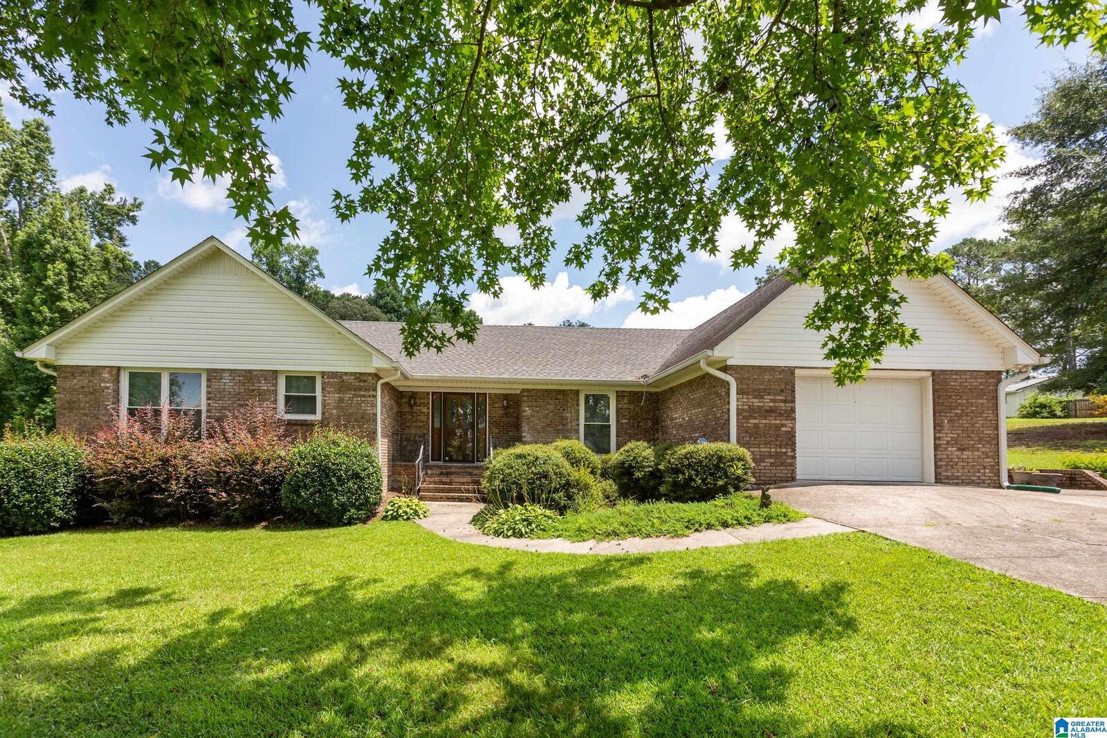 Property Photo:  1204 Lake Joyce Road  AL 35004 