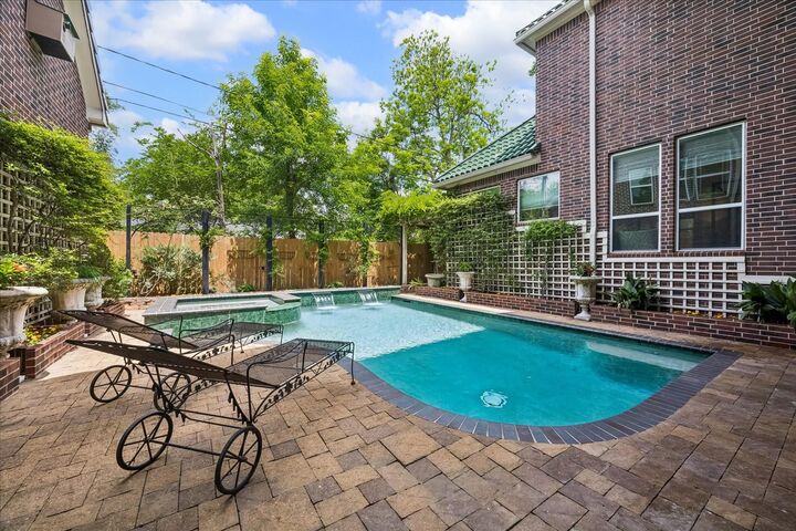 Property Photo: 3122 Gannett Street TX 77025