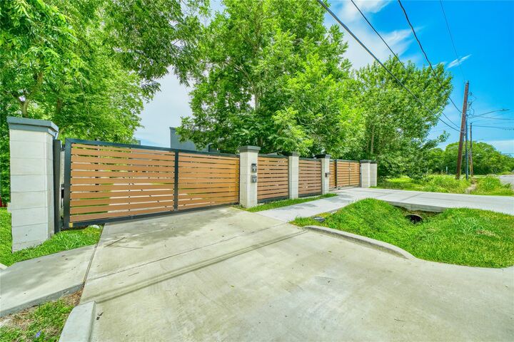 Property Photo:  4929 Wilmington Street A/B  TX 77033 
