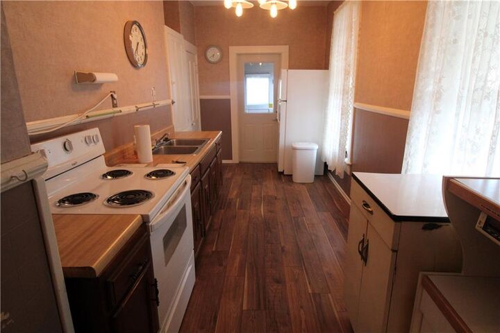 Property Photo: 1005 N 22nd Street MO 64506