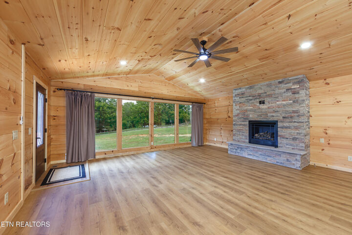 Property Photo: 1519 Indian Warpath Rd TN 37876