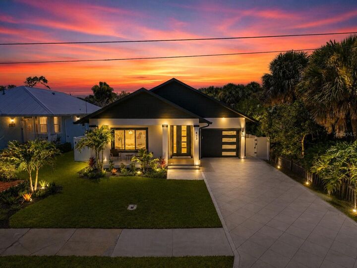 Property Photo: 813 E 1st Avenue FL 32169