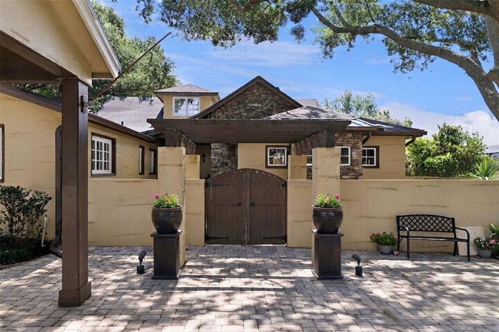 Property Photo:  1629 Hempel Avenue  FL 34786 