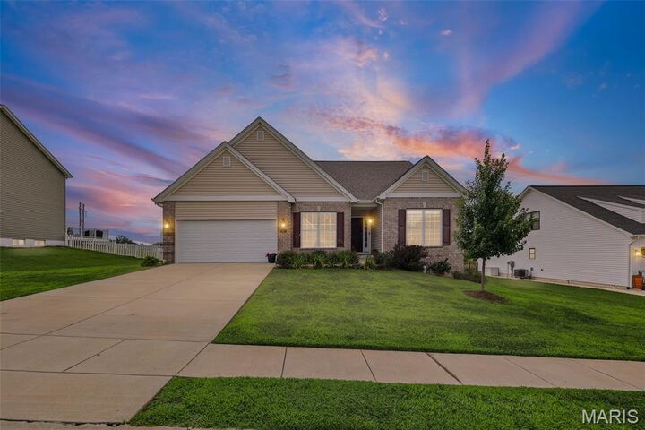 Property Photo: 207 Grand Rapids Lane IL 62025