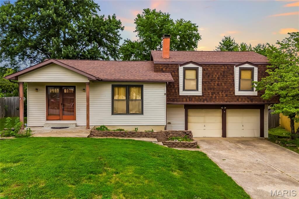 Property Photo:  5 Tudor Square  MO 63376 