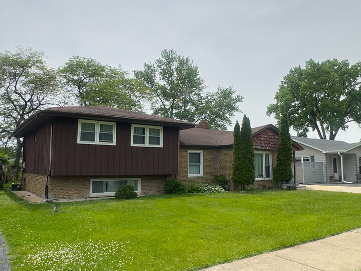 Property Photo:  6709 W 88th Place  IL 60453 